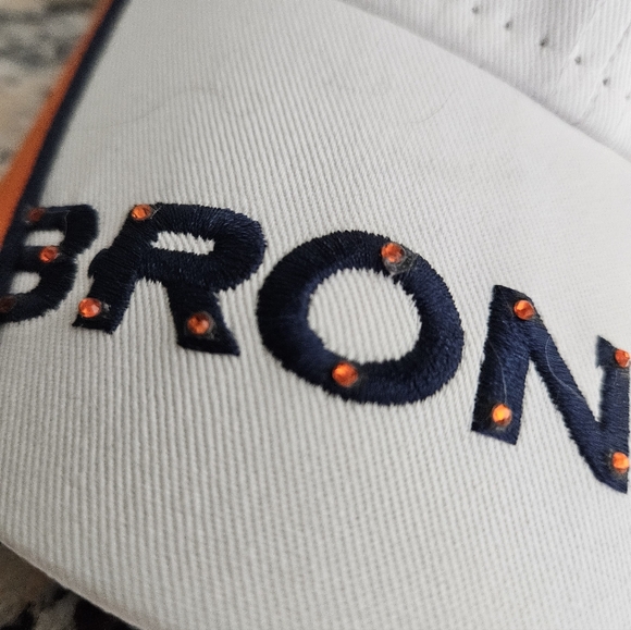 White Cap with Rhinestone Logo Denver Bronco - Picture 3 of 5